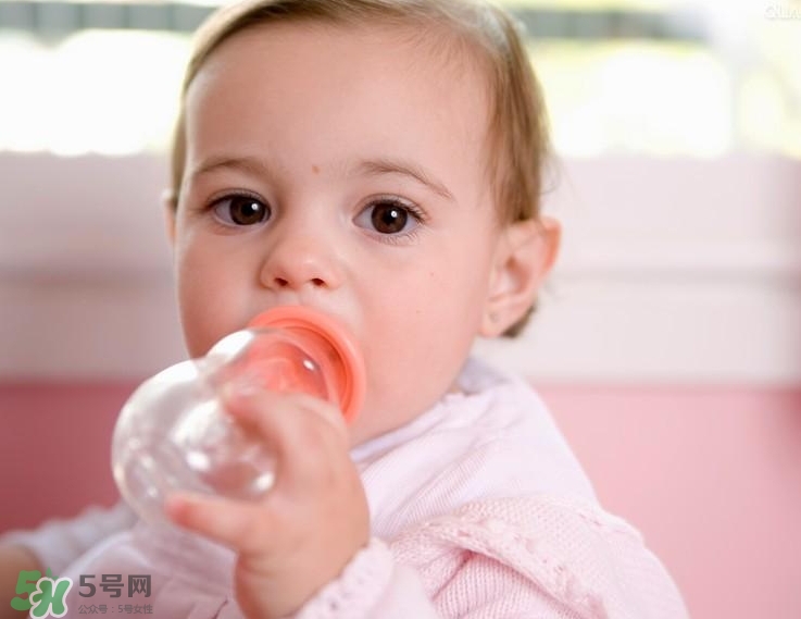要上班了寶寶吃母乳怎么辦？要上班了寶寶不吃奶瓶怎么辦？