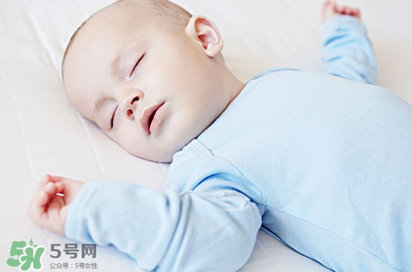 寶寶張嘴睡覺會(huì)變丑嗎？寶寶張嘴睡覺的危害
