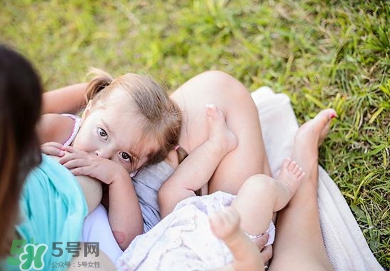 母乳能做什么？母乳可以放冰箱保鮮多久？