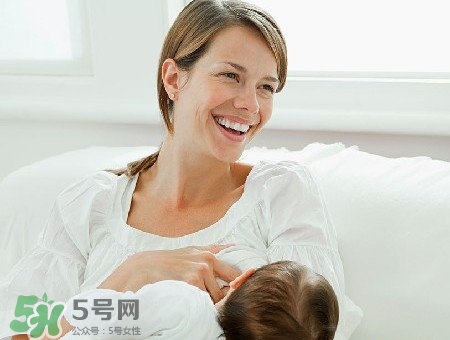 母乳到什么時(shí)候就沒營養(yǎng)了？母乳什么時(shí)候斷最好？