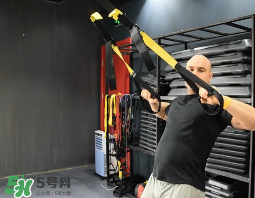 trx劃船一組做多少個？trx劃船每天做幾組？