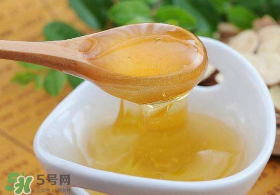 椴樹蜜和百花蜜哪個好？椴樹蜜和百花蜜的區(qū)別