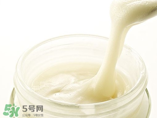 椴樹蜜是什么顏色？椴樹蜜是白色的嗎