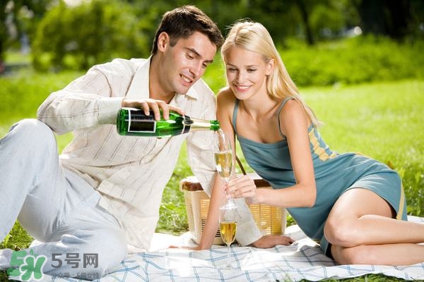 剖腹產(chǎn)后同房為什么會痛出血怎么辦？