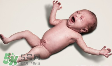 生孩子臍帶怎么剪？臍帶晚剪有什么影響？