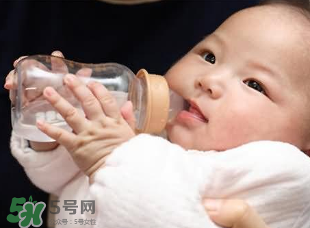 寶寶喝礦泉水好還是自來水好？寶寶喝哪種水好？