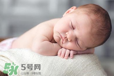 臍疝是什么？臍疝對(duì)寶寶有什么影響？