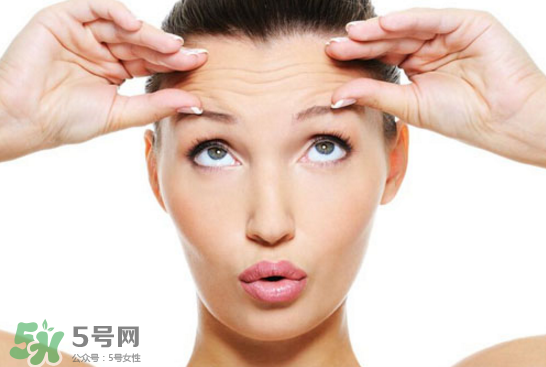 抬頭紋太重怎么辦？撫平抬頭紋只需這幾招