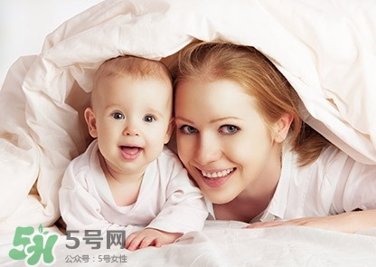 寶寶發(fā)燒出汗后可以洗澡嗎？寶寶發(fā)燒出汗好嗎？