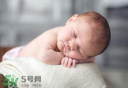 寶寶什么時候會笑？逗寶寶笑的小妙招
