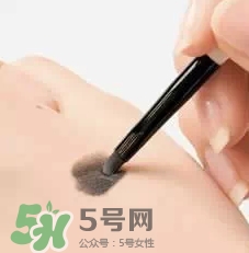 眼線膏和眼線液筆哪個(gè)好用？眼線膏和眼線液新人這樣選擇
