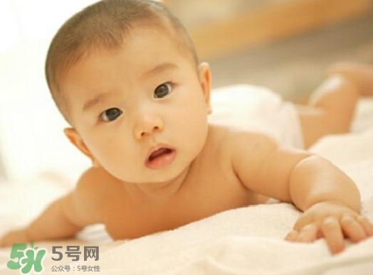 寶寶發(fā)燒抽搐正常嗎？寶寶發(fā)燒抽搐怎么辦？