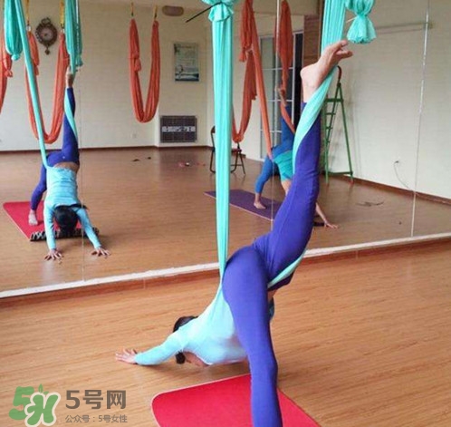空中瑜伽誰發(fā)明的？空中瑜伽到底有哪些功效