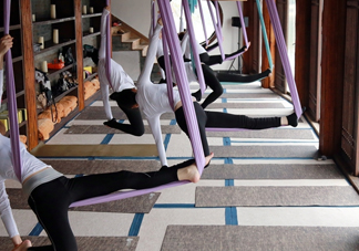 空中瑜伽多少錢一節(jié)課？自己家里裝空中瑜伽多少錢