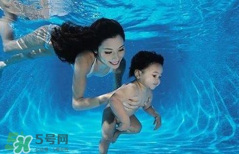 水中分娩時(shí)寶寶會(huì)嗆水嗎？水中分娩寶寶不會(huì)淹嗎？