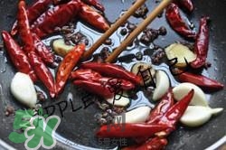 香辣蟹怎么做最好吃？香辣蟹怎么處理螃蟹？