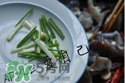 香辣蟹怎么做最好吃？香辣蟹怎么處理螃蟹？