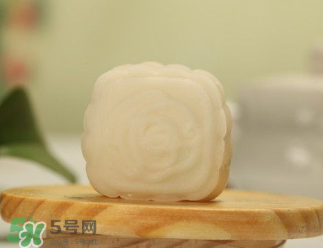 月餅皮可以加水嗎？月餅皮為什么不能放水？