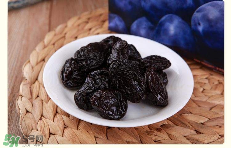 西梅核仁有毒嗎？西梅核咽下去了怎么辦？