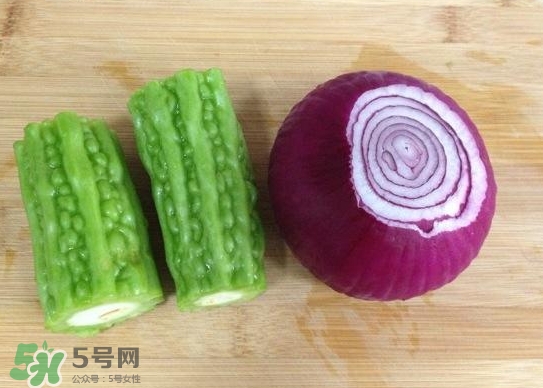 洋蔥汁能黑發(fā)嗎？洋蔥汁擦頭發(fā)能生發(fā)嗎？