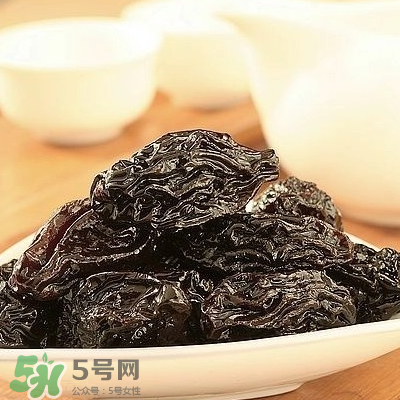 西梅干真的能解決便秘嗎？西梅干怎么吃治便秘？