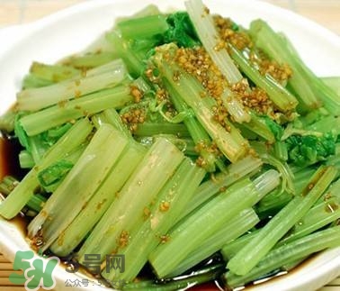 芹菜和什么榨汁好喝？芹菜榨汁需要煮熟嗎？