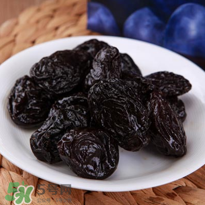 西梅干真的能解決便秘嗎？西梅干怎么吃治便秘？