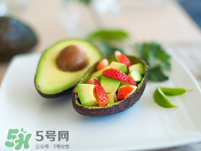 牛油果生的能吃嗎？牛油果怎么催熟快？