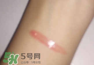 美寶蓮唇釉m500豆沙色適合黃皮嗎？
