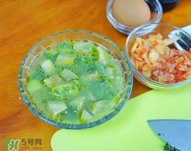 牛油果沙拉怎么做？牛油果沙拉用什么醬？