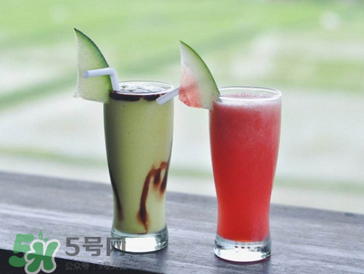 牛油果果汁可以放多久？牛油果果汁隔夜了還能吃嗎？