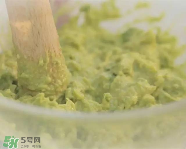 牛油果沙拉怎么做？牛油果沙拉用什么醬？