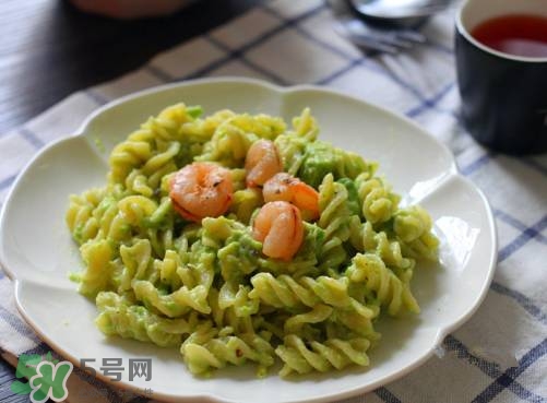 牛油果沙拉怎么做？牛油果沙拉用什么醬？