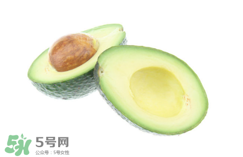 寶寶吃牛油果要蒸熟嗎？寶寶吃牛油果會便秘嗎？