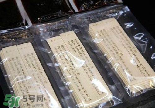 詩(shī)經(jīng)面條怎么印上去的？經(jīng)書面條字如何打印