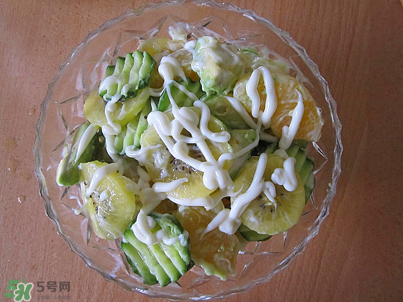 牛油果沙拉怎么做？牛油果沙拉用什么醬？