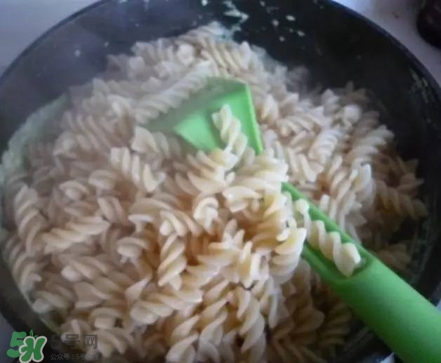 牛油果沙拉怎么做？牛油果沙拉用什么醬？