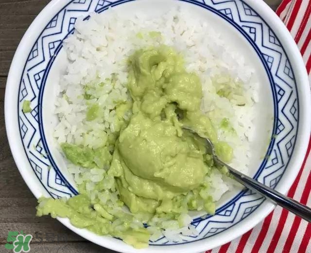 牛油果沙拉怎么做？牛油果沙拉用什么醬？