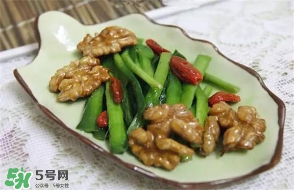 新鮮核桃怎么吃？新鮮核桃怎么給寶寶吃？