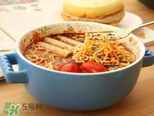 微波爐怎么做泡面？微波爐怎么做蛋糕