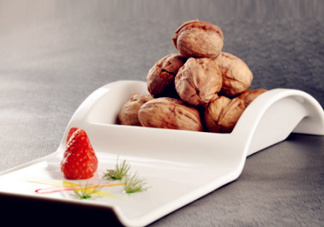 核桃可以空腹吃嗎？核桃飯前吃好還是飯后吃好？