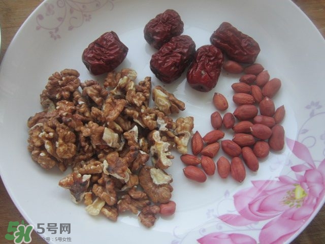 核桃可以和黃豆一起打豆?jié){嗎？核桃和什么一起打豆?jié){好？