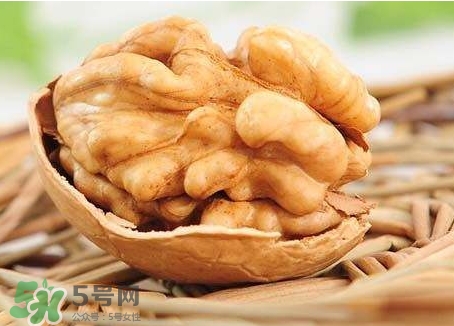 核桃磨成粉還有營(yíng)養(yǎng)嗎？核桃粉和核桃哪個(gè)更好？