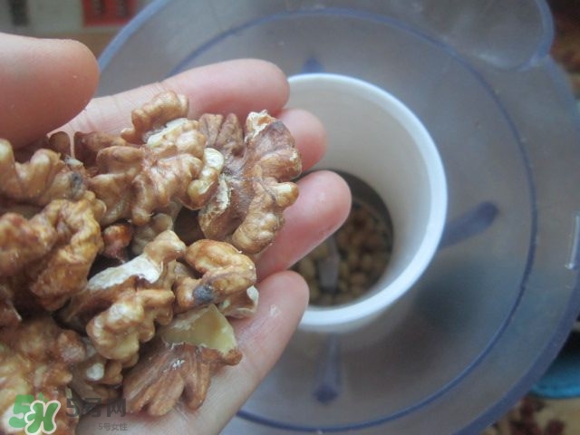 核桃可以和黃豆一起打豆?jié){嗎？核桃和什么一起打豆?jié){好？