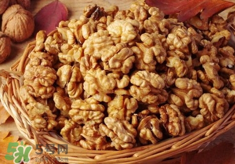 核桃磨成粉還有營(yíng)養(yǎng)嗎？核桃粉和核桃哪個(gè)更好？
