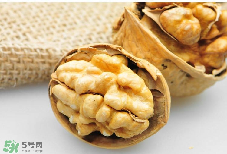 核桃可以空腹吃嗎？核桃飯前吃好還是飯后吃好？