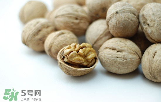長期吃核桃有副作用嗎？核桃的副作用很大嗎？