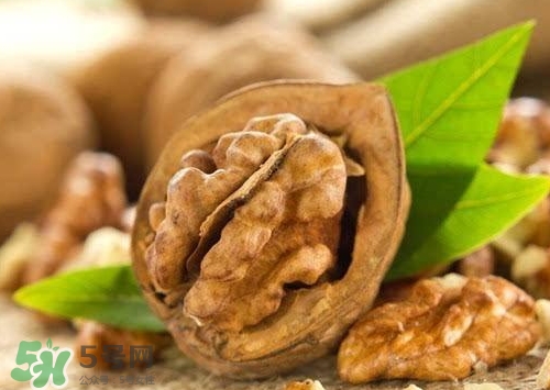 核桃與什么食物相克？核桃和什么一起吃有營(yíng)養(yǎng)？