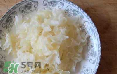 雪蛤能和銀耳一起燉嗎？雪蛤銀耳羹怎么做？
