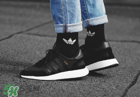 adidas iniki runner boost酷黑配色上腳效果怎么樣？